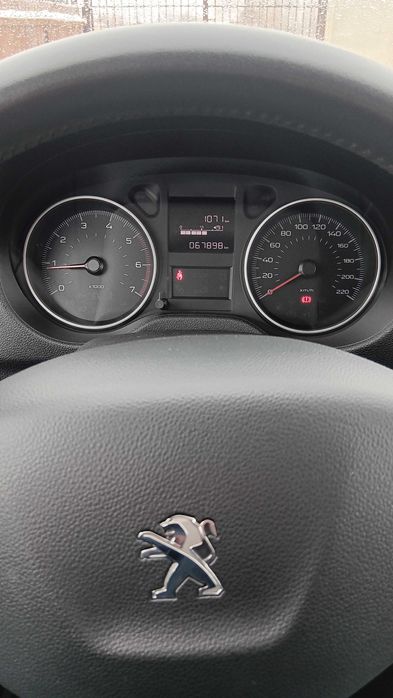 Peugeot 301 Sedan 1.5hdi