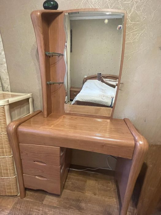 Спальный гарнитур б/у