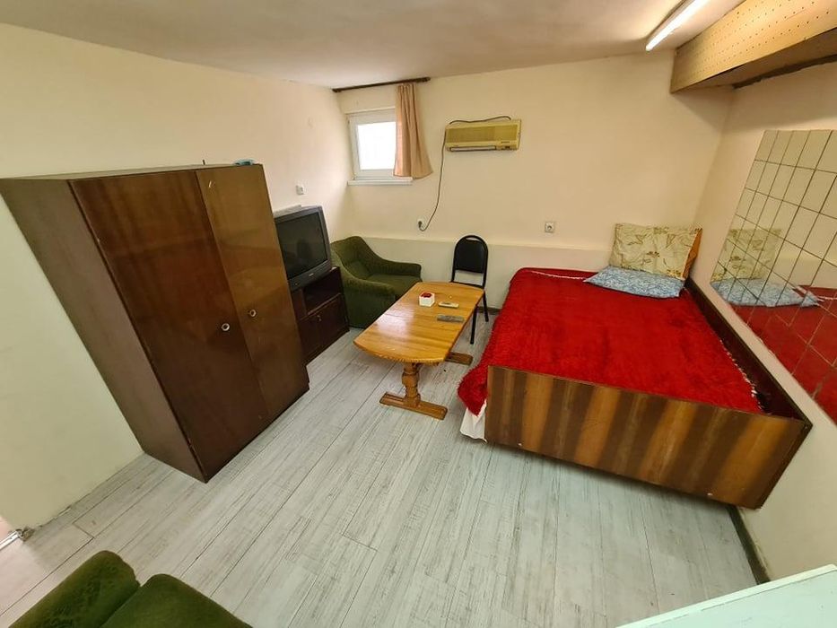 Едностаен, под наем, Център