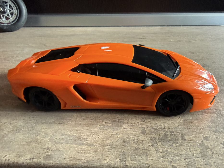 2 masinute Ferrari+Lamborghini