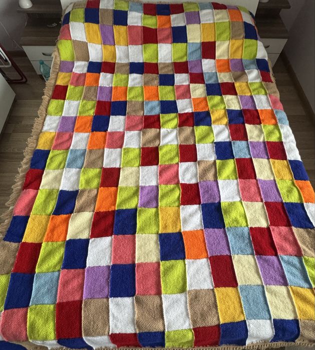 Тънко плетено одеало