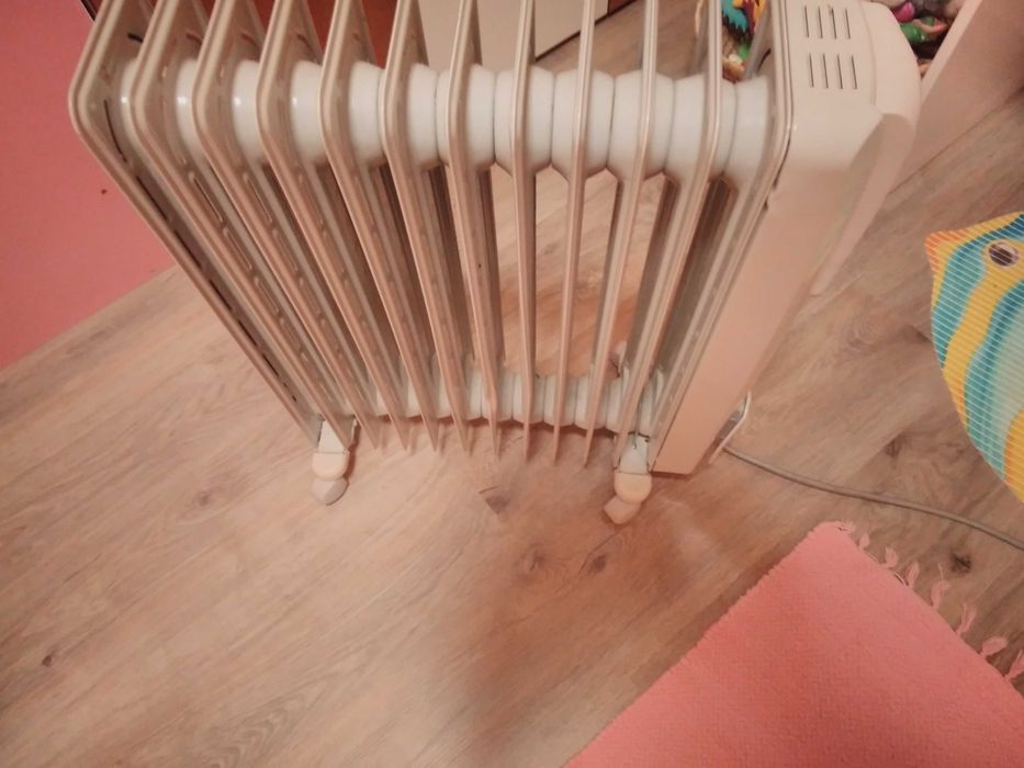 маслен радиатор Делонги 2500w