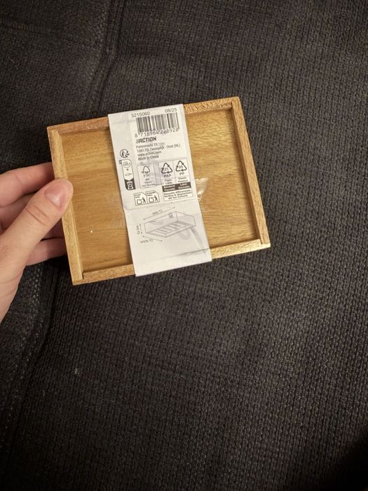Suport sapun din lemn de salcam si metal cromat, rezistent la apa