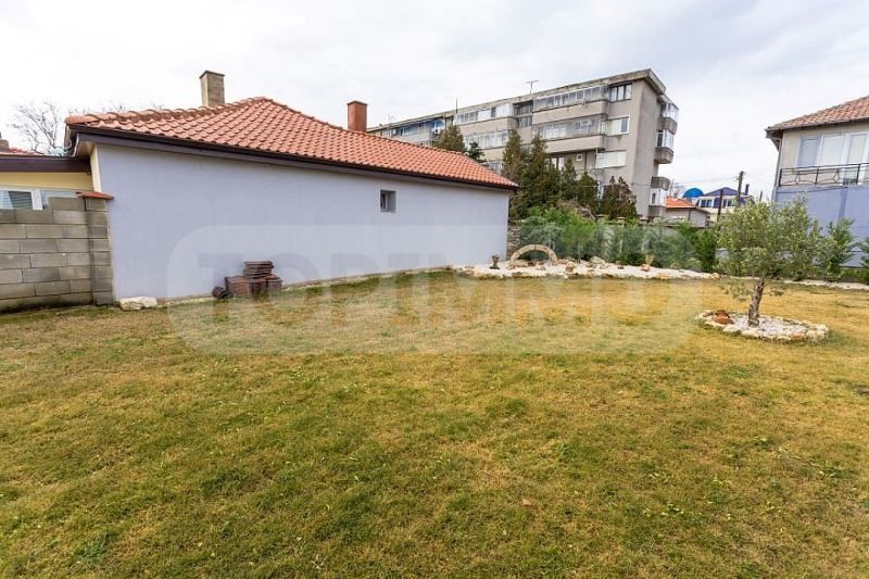 Продава се Къща в Каварна - 234 кв.м за 1411 €/кв.м - Снимка #1