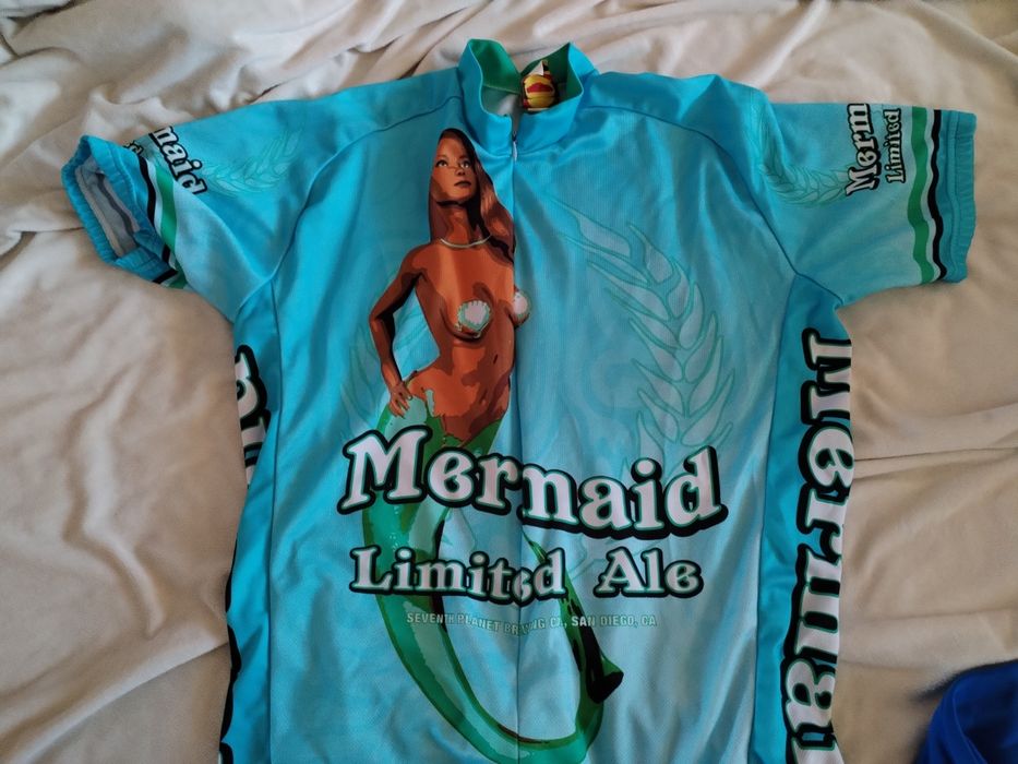 Джърсита за колоездене