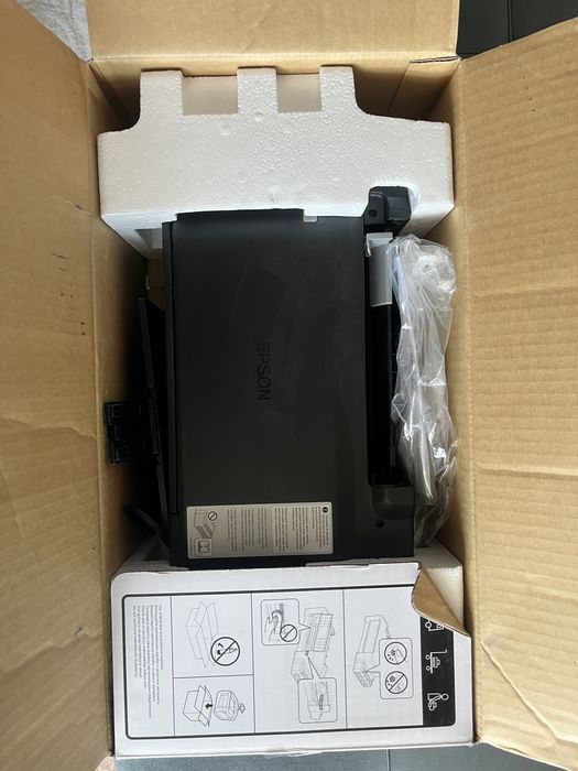 Принтер,цветной,заправлен.