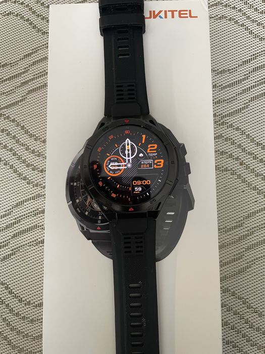 Продавам смарт часовник Oukitel