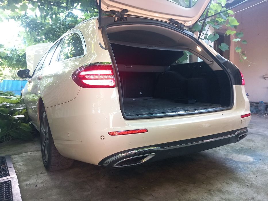 Dezmembrez Mercedes w213