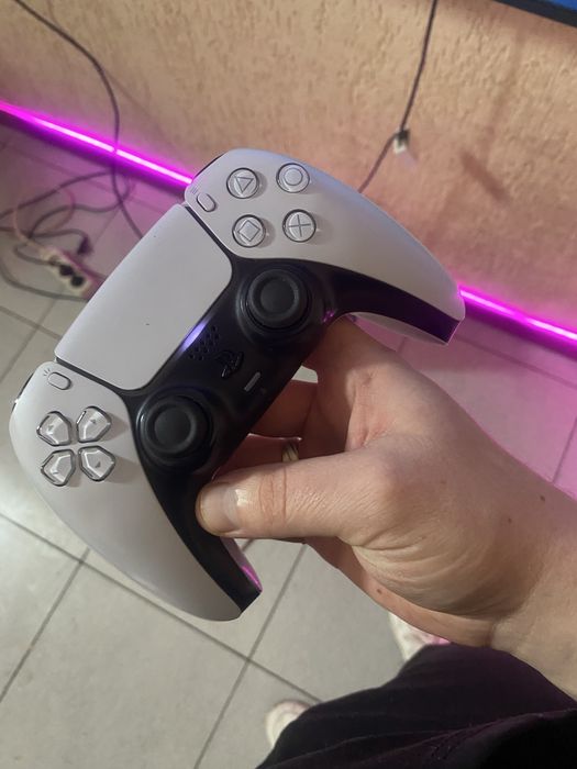 Продам ps5 с телевизором