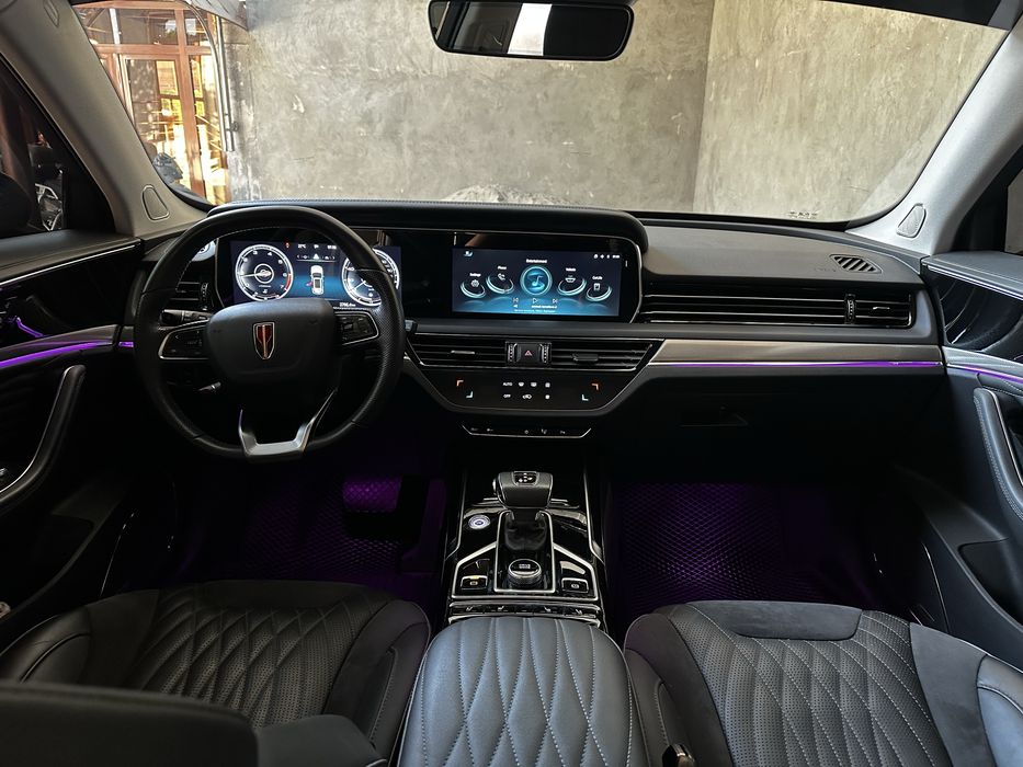 Hongqi hs5 15.400