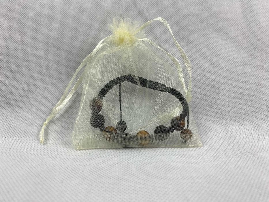 Ръчно изработена гривна-Тигрово око и черен вулканичен камък (лава)