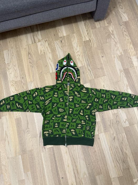 Продам худи Bape зеленого цвета в легите