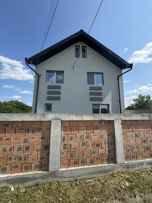 Casa P+1E+M de vanzare in Babeni, Strada Papoiesti, judetul Valcea