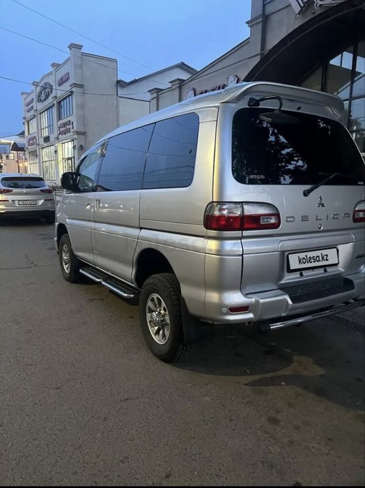 Mitsubishi Delica делика