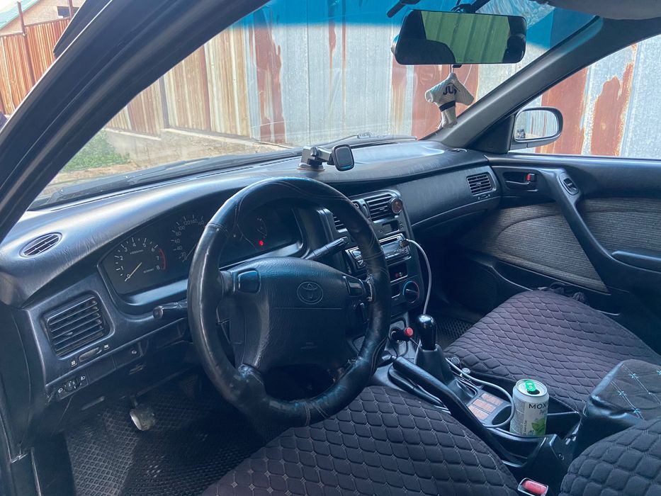 Прадается Toyota карина.Е в хорошем состояние