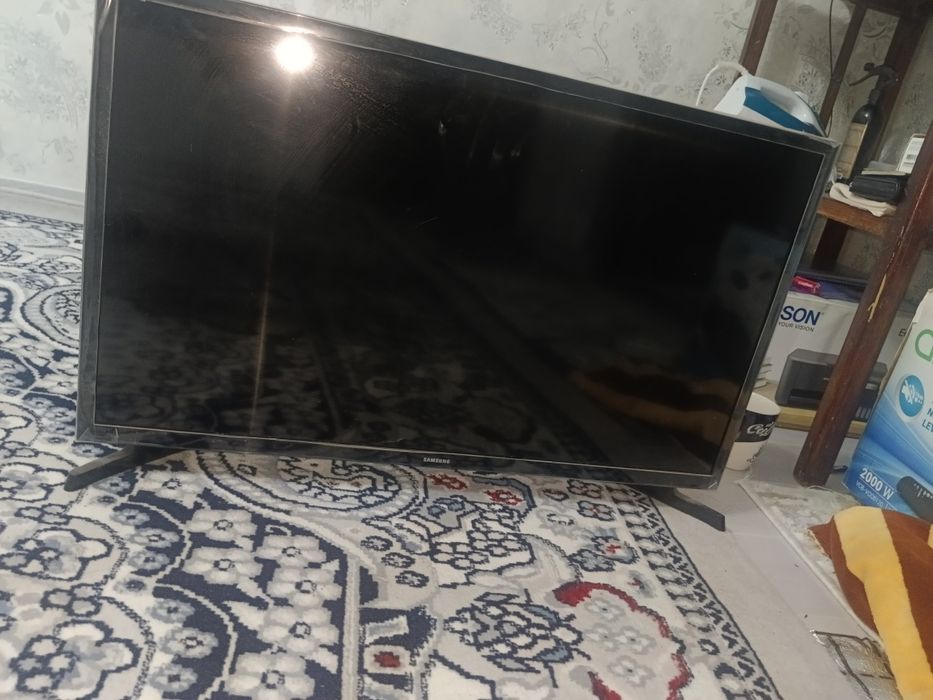 Samsung smart , kafolati 1 yil qolgan, usta koʻrmagan,arginal samsung