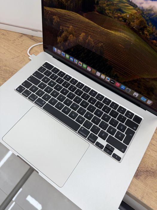 MacBook Air 15 M3 512 gb | iStatus
