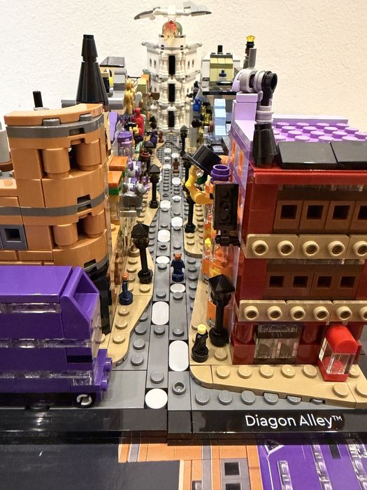 Lego 76444 Harry Potter Magazinele de pe Diagon Alley
