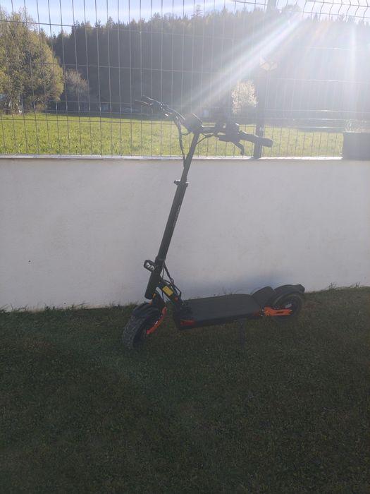 Vând trotineta electrica joyor T10