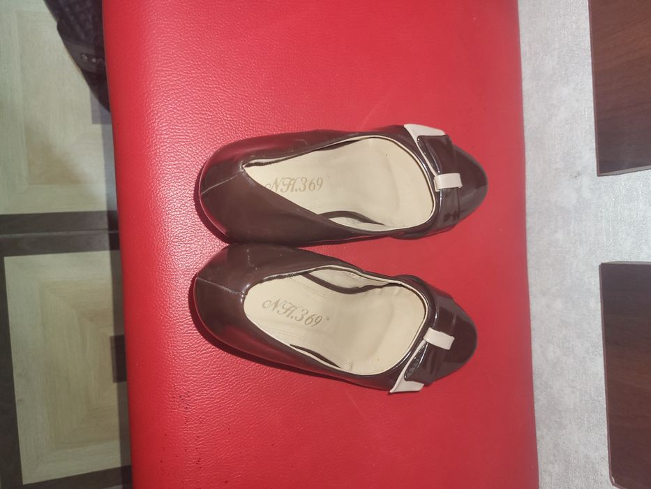 Продаются женские туфли