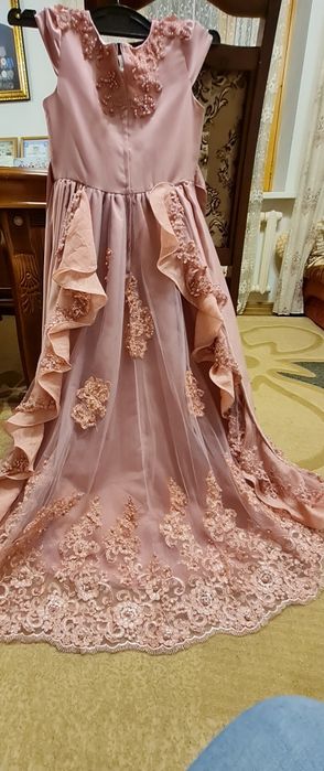 Продаю платье на девочку