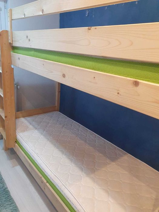 Pat supraetajat, stare aproape impecabila.