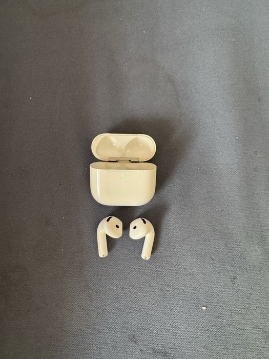 Наушники Airpods 4