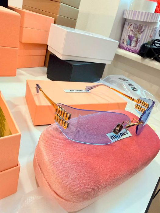 Ochelari de soare miu miu