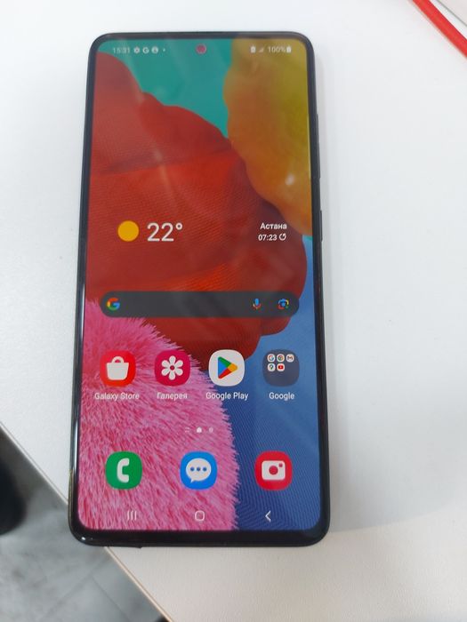 Продам Самсунг а51 в идеале телефон не вскрывался дисплей все оригинал