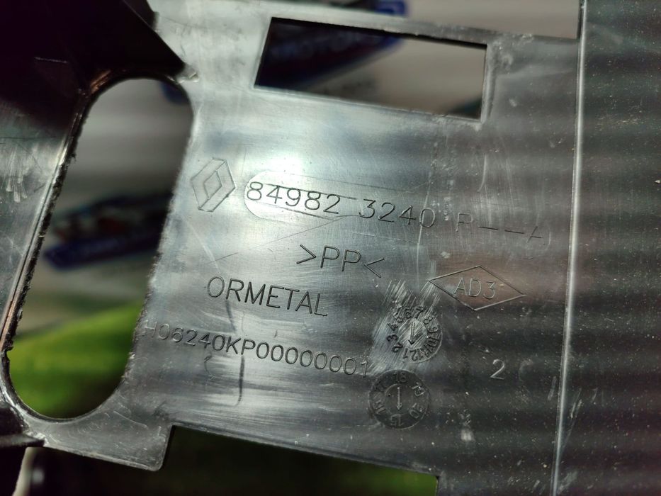 SUPORT MONTARE ROATA REZERVA + CAPAC RENAULT CLIO IV 2015 1.0 BENZINA TCE COD OEM 8106937 / 849823240 HATCHBACK 2012-2019