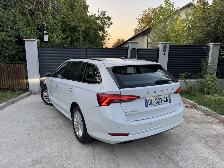 SKODA Octavia 2023 — imagine 4