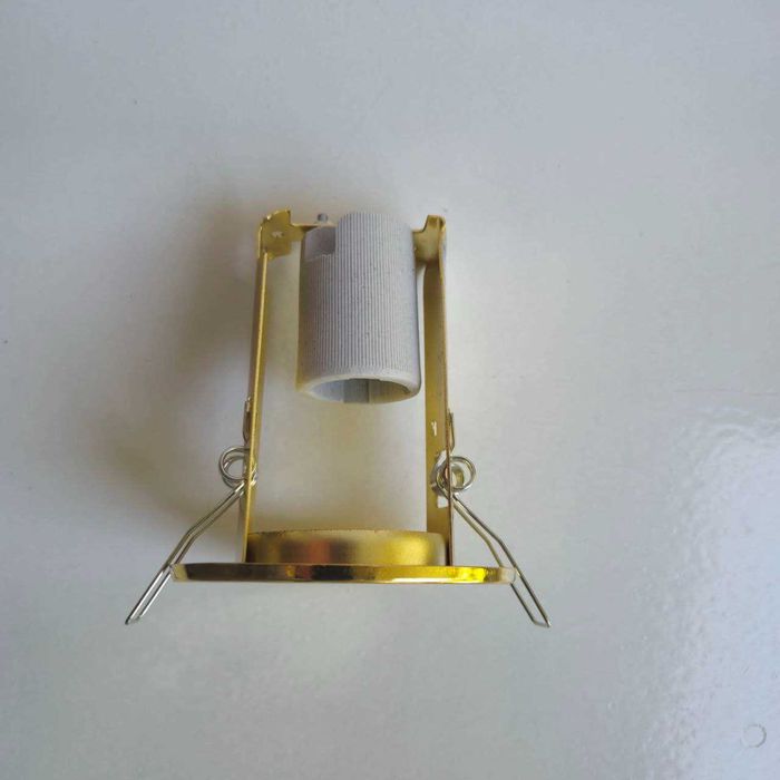 Potolochniy chiroq / Светильник встраиваемый потолочный