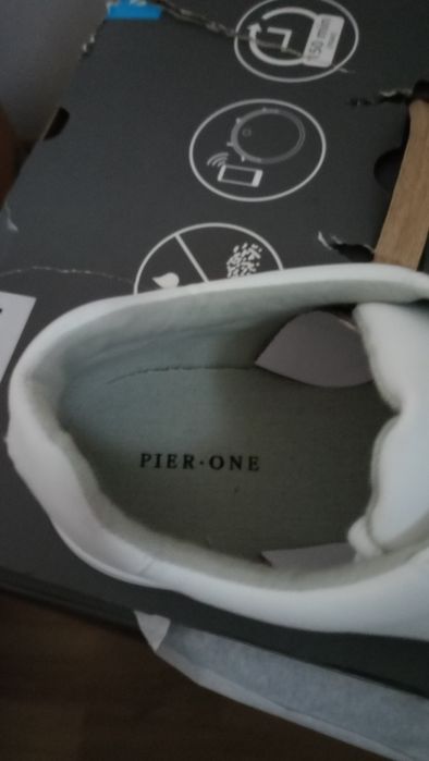 Кецове бели кожени