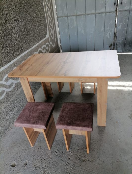 Стол с стулья хорошего качества