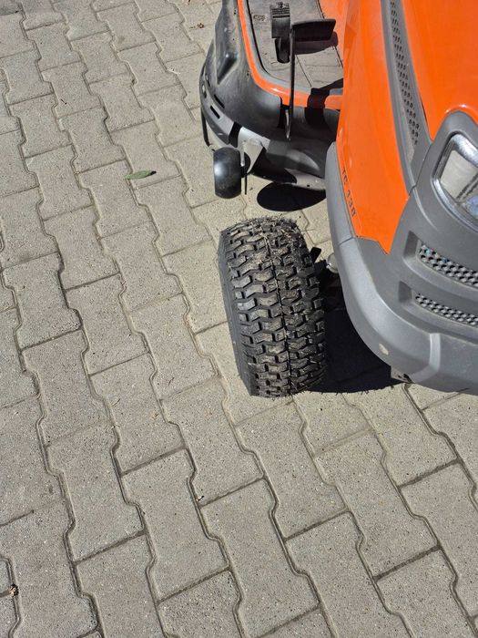 Tractor de tuns gazon Husqvarna TC 138 – NOU