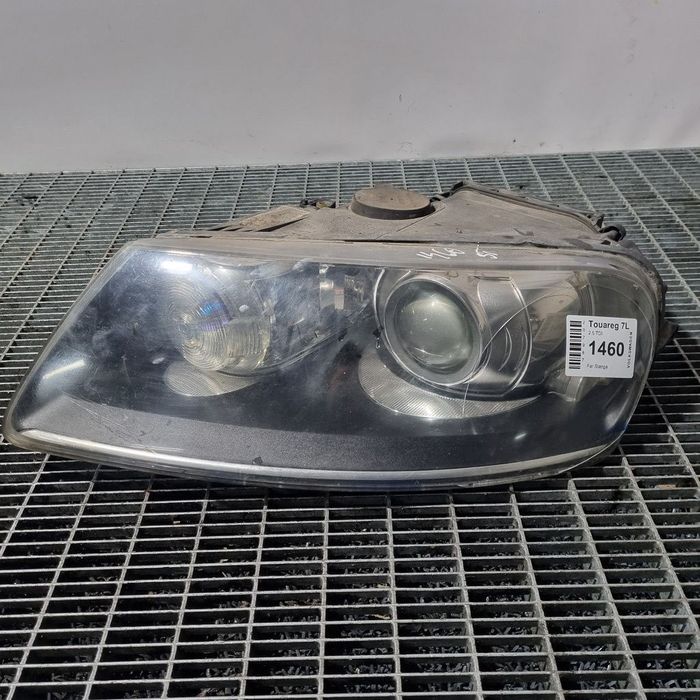 Far Stanga Volkswagen Touareg 7L 2003 - 2006 SUV 4 Usi (1460) Xenon