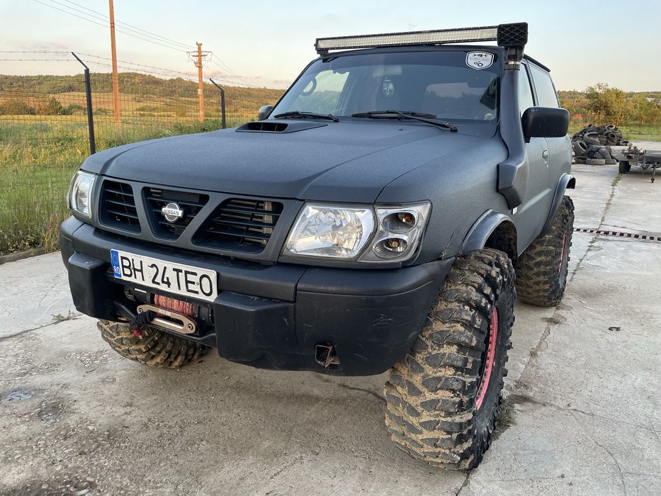 Dezmembrez DOAR CAROSERIA Nissan Patrol y61