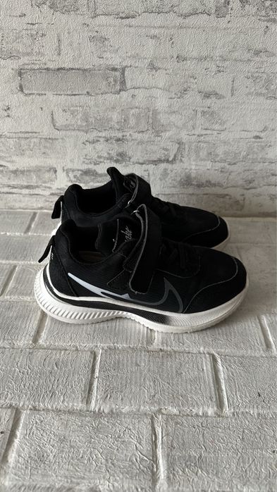 Кроссовки  на мальчика. 31 размер