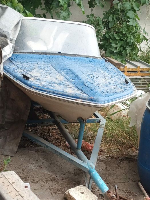 Лодка 4,2 метра с колесар