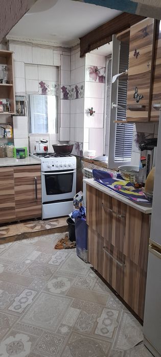 Сдаю  1  место в комнате  .