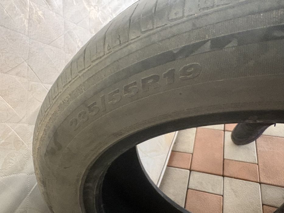 Продам резину 235/55/ R19