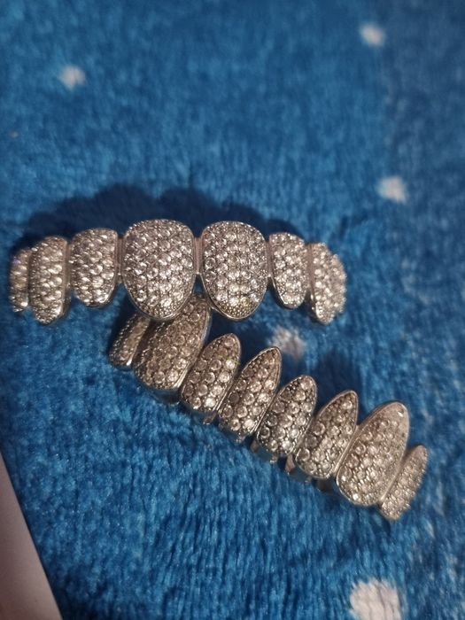 Grillz Hip Hop noi la cutia originală