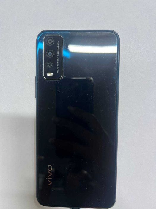 смартфон Vivo V20
