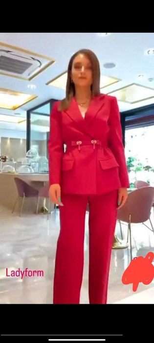 Продается женский  костюм  двойка Турция размер 36-38