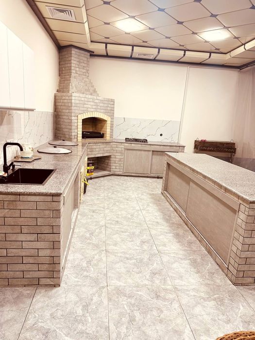 Летняя кухня барбекю очаг камин.