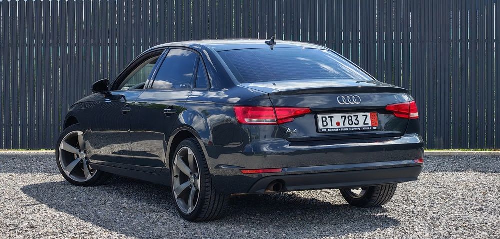 Audi A4 / 1.4TSI / BiXenon / Navi /