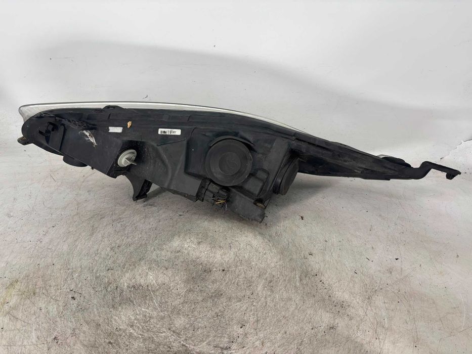 Far stanga/dreapta cu lupa Ford Fiesta ST an 2014