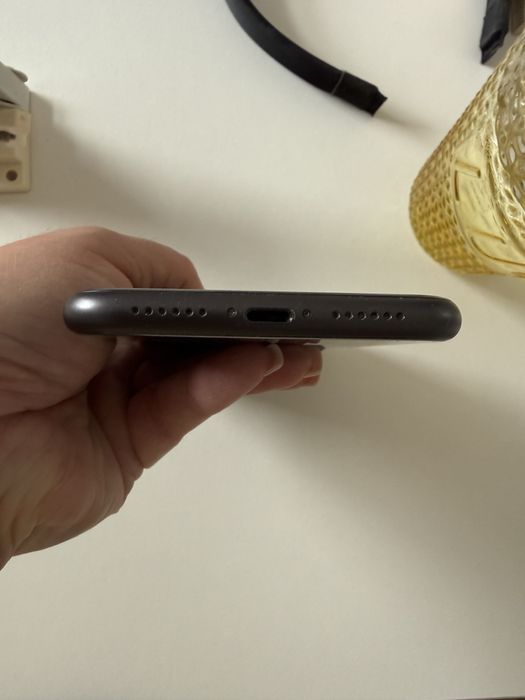 Продам айфон 11 64гб