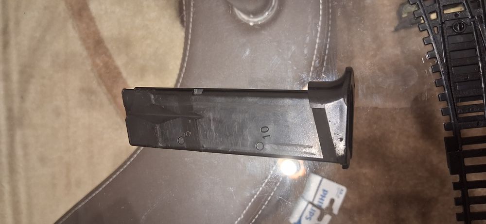 Ерсовт пистолет с пластмасови топчета