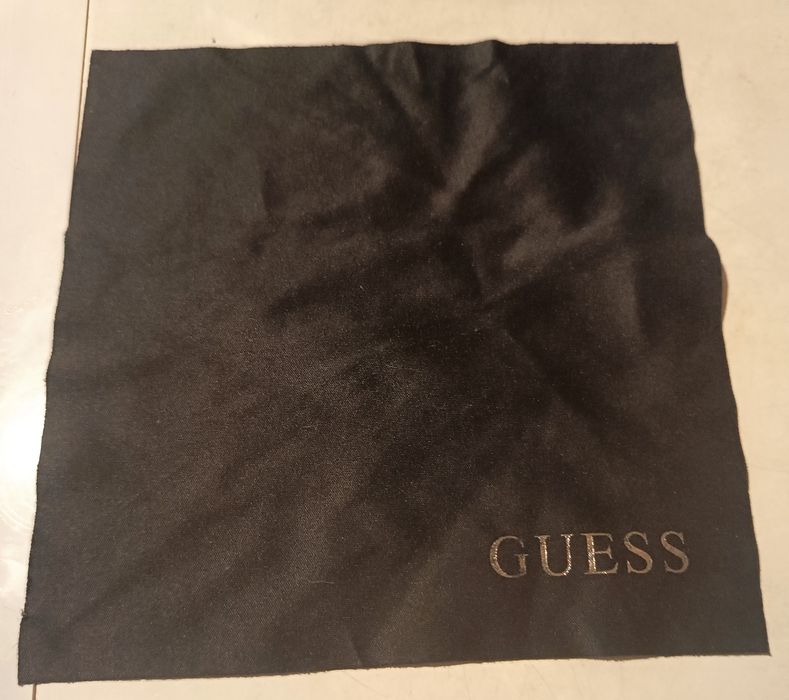 Слънчеви очила GUESS